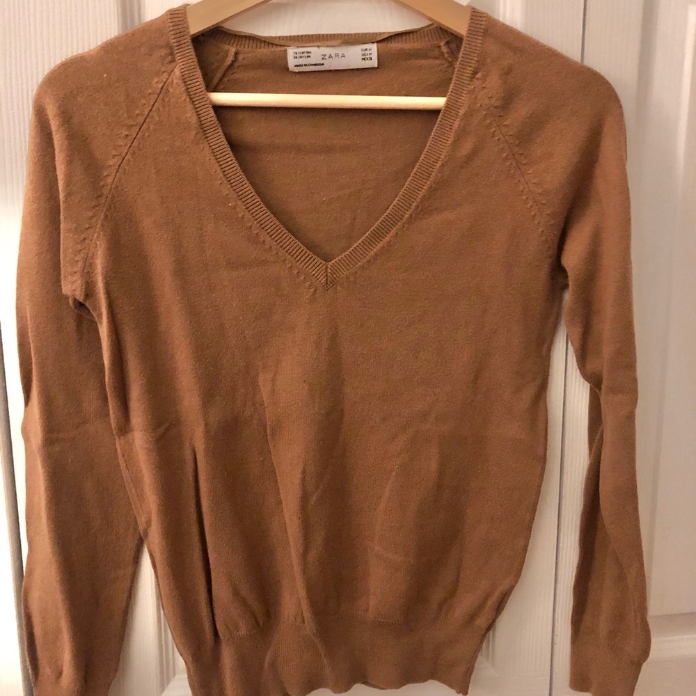 Zara V-Neck Sweater - Size: Medium